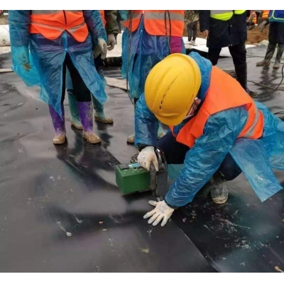 防渗土工膜施工案例